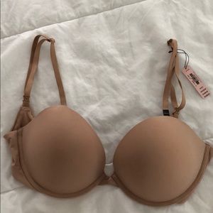 Victoria’s Secret NWT Padded Plunge 34DD